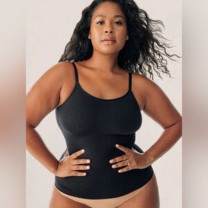 🆕 SHAPERMINT Essentials All Day Every Day Scoop Neck Cami In Black